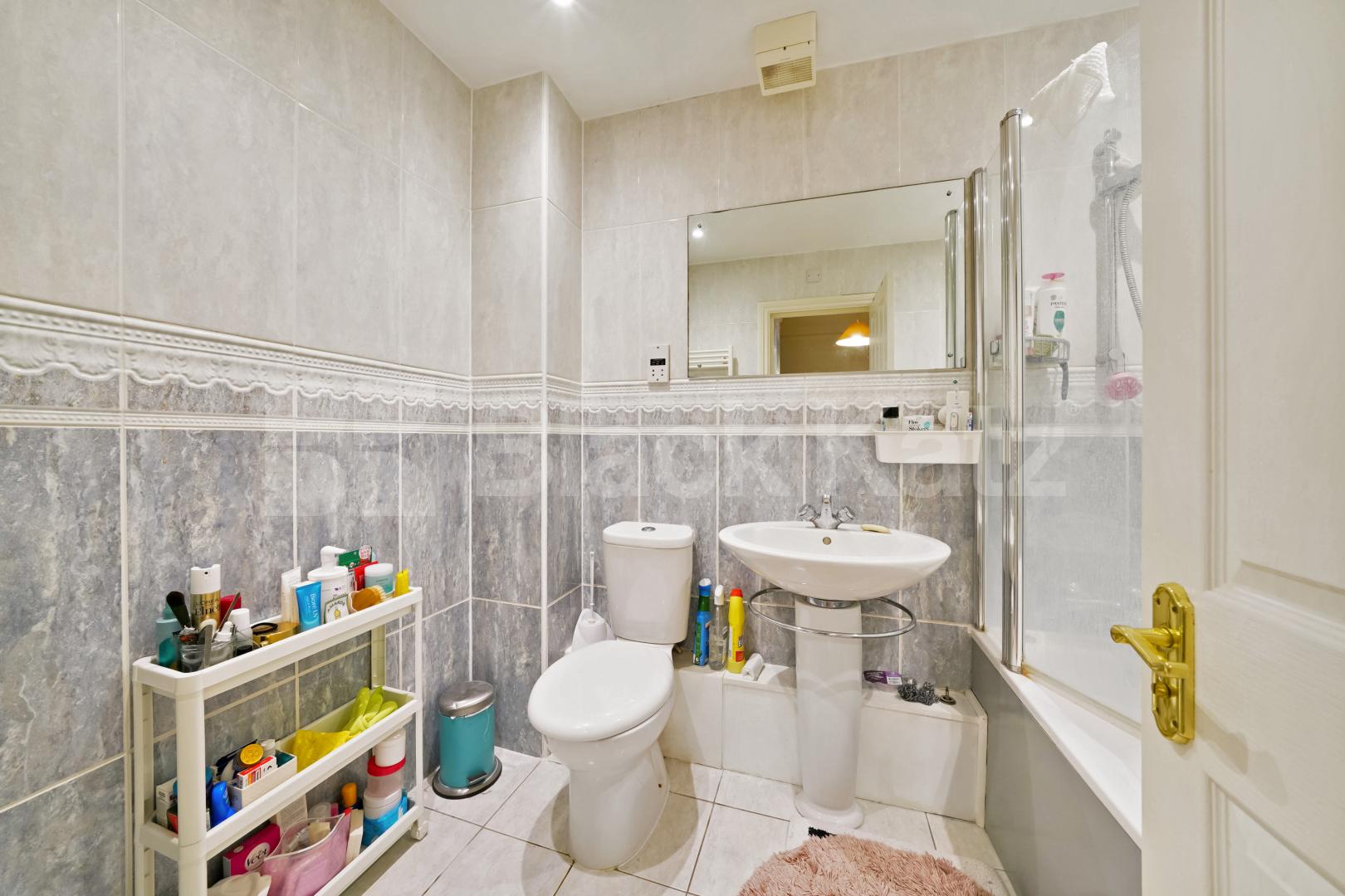 Boasting size, quality & location Bentham House.Falmouth Road, Borough/London Bridge